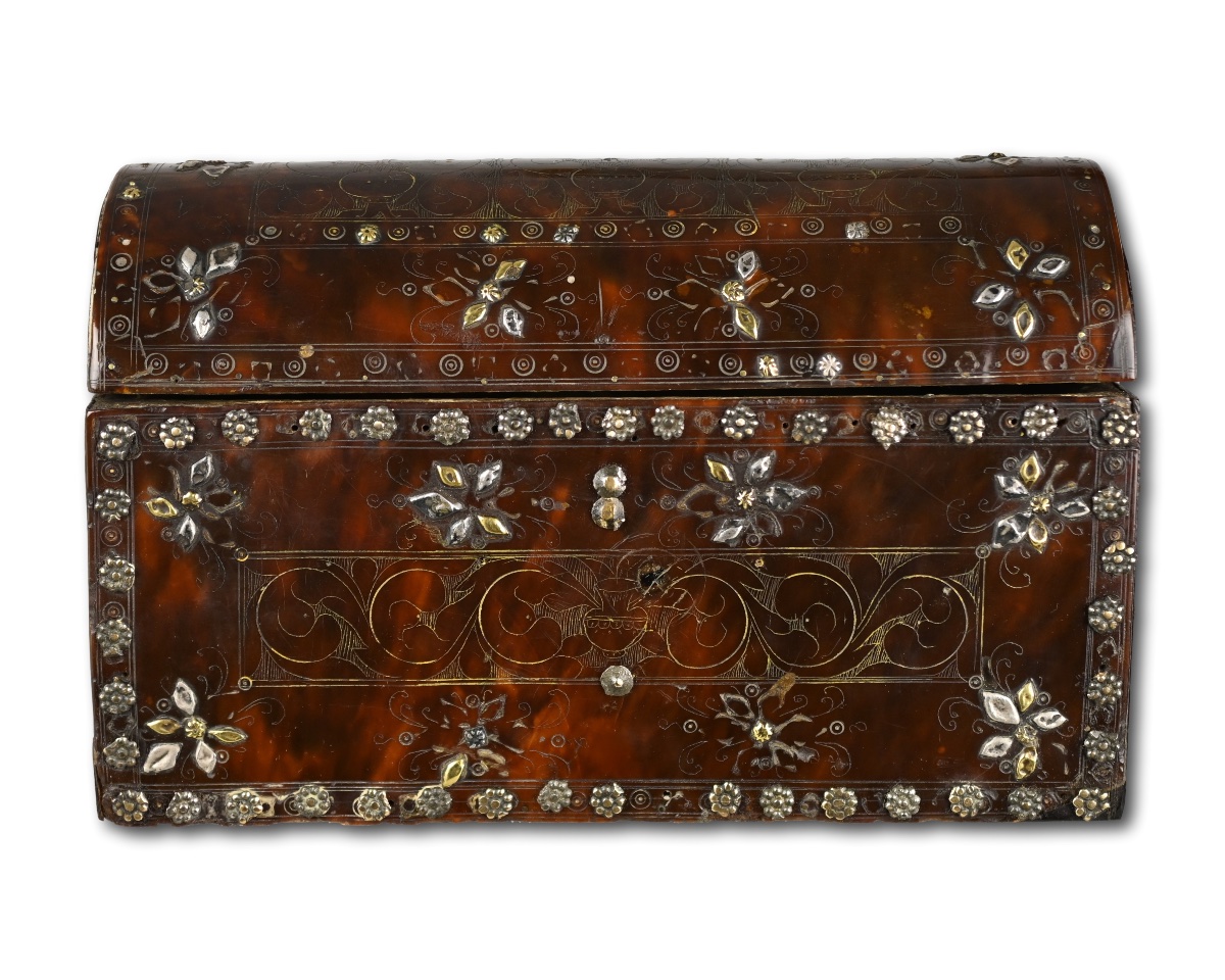 Documentary Tortoiseshell Casket From The Zúñiga Family Workshop, Dated 1726.-photo-2
