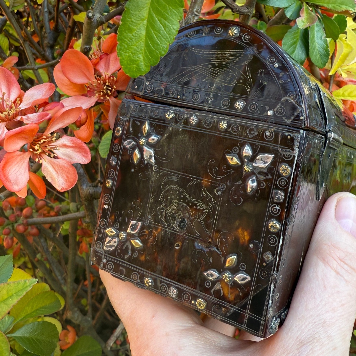 Documentary Tortoiseshell Casket From The Zúñiga Family Workshop, Dated 1726.-photo-7