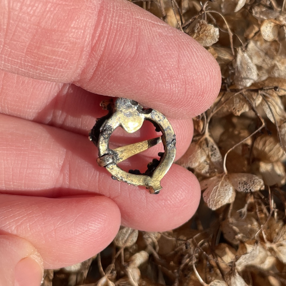 Broche Médiévale En Vermeil Ornée d'Un Grenat. Anglaise Ou Française, XIIIe-xive Siècle. -photo-1