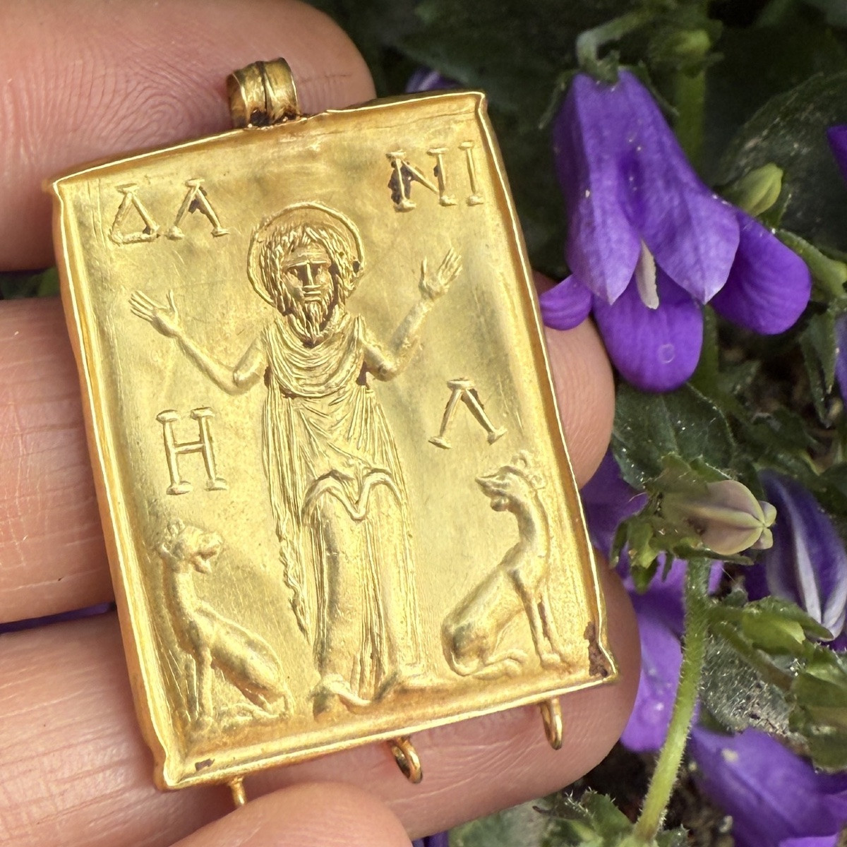 Pendentif en or paléochrétien en forme de tablette. Empire byzantin, VIe-VIIe siècle apr. J.-C.-photo-2