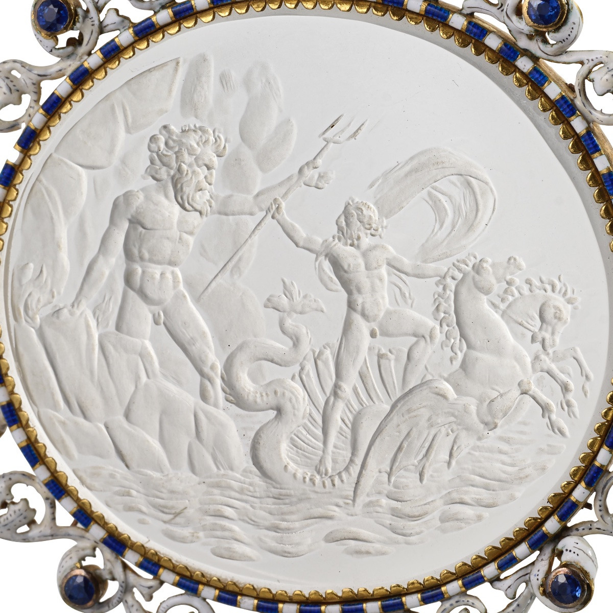 Grand pendentif en cristal de roche représentant le Triomphe de Neptune. Italie, XIXe siècle.  -photo-2