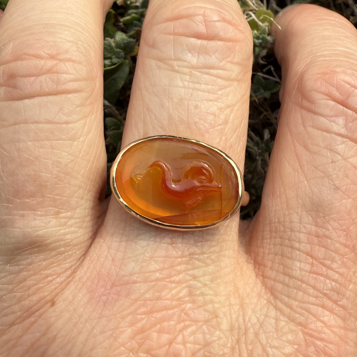 Bague en or avec camée représentant un dauphin. Camée, XVIe siècle ; monture de bague en or mod-photo-8