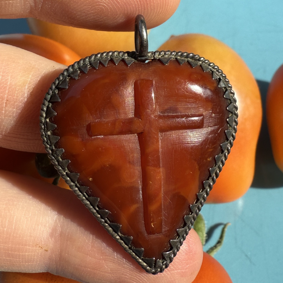 Silver-mounted Amber Heart-shaped Pendant. Germany, 17th Century.-photo-7