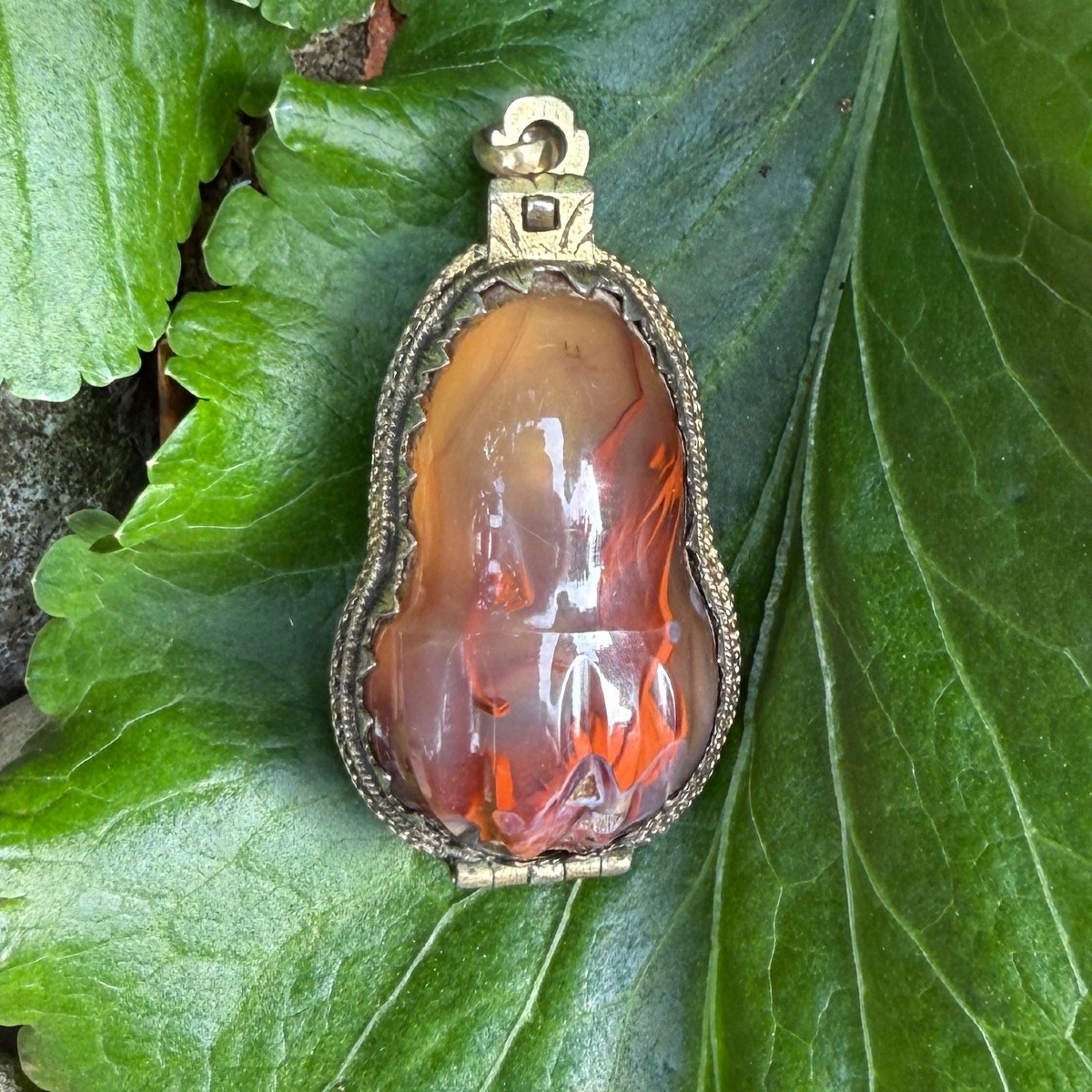 Pendentif en agate et vermeil en forme de gland. Allemagne, XVIIe siècle.  -photo-6