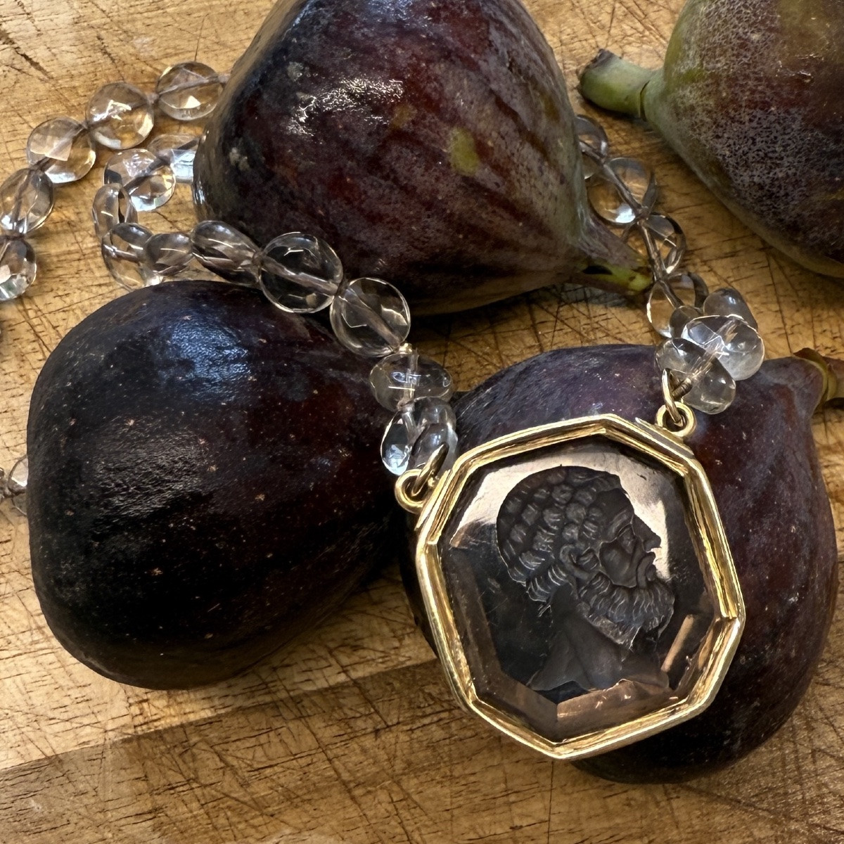 Collier intaille en quartz fumé, monture en or, XIXe siècle.  -photo-2