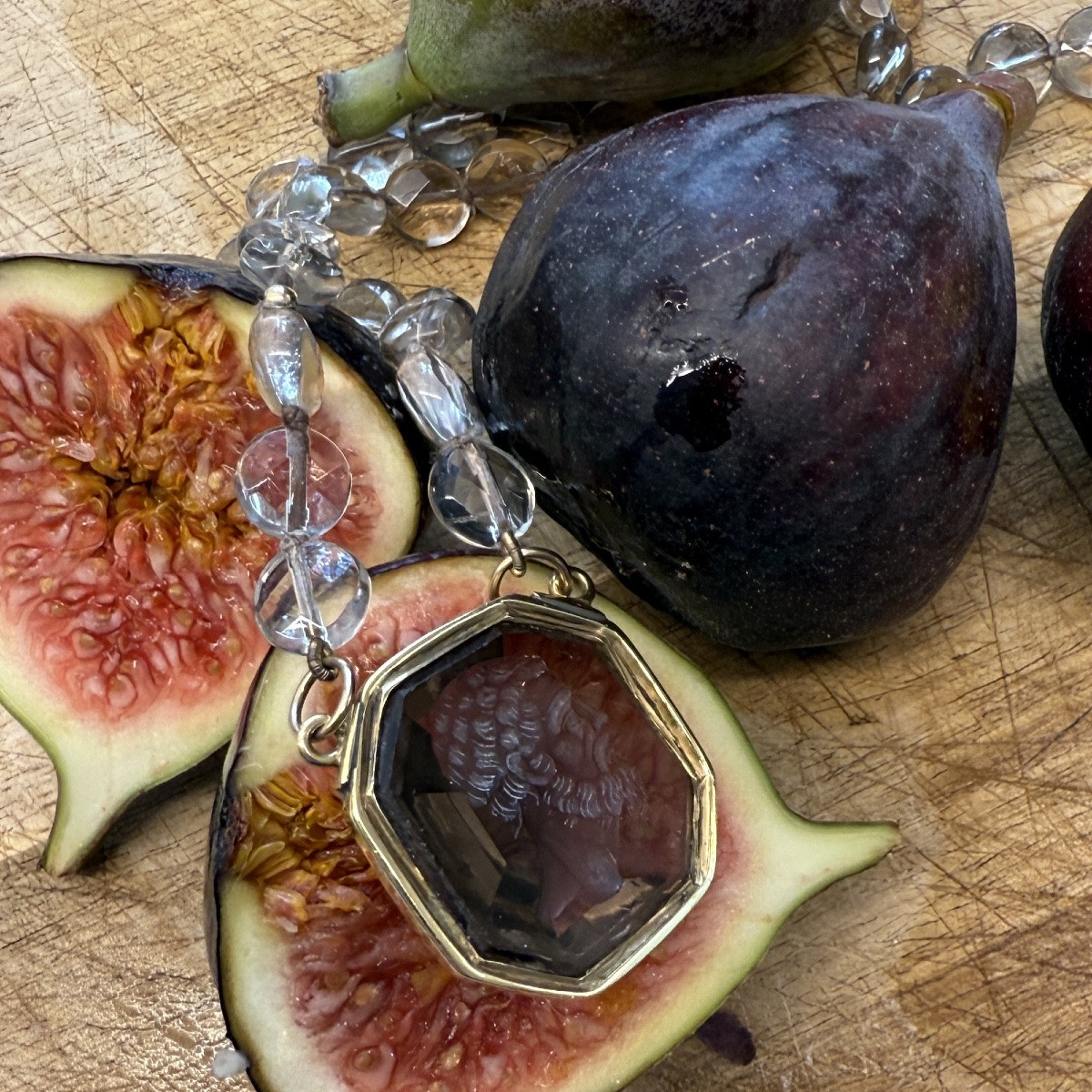 Collier intaille en quartz fumé, monture en or, XIXe siècle.  -photo-3