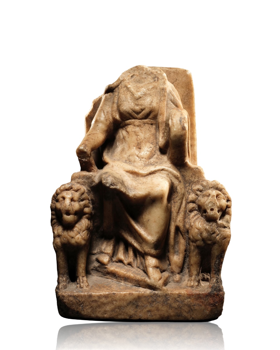 Statuette en marbre de Cybèle sur un trône, Empire romain, vers le IIIe siècle apr. J.-C.  