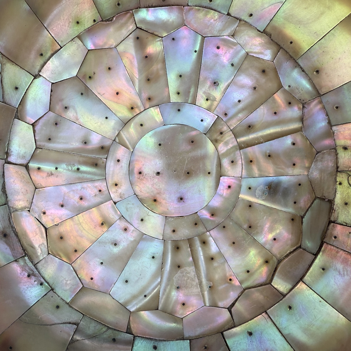An Indo-portuguese Mother-of-pearl Dish. Gujarat, 16th–17th Century.-photo-5