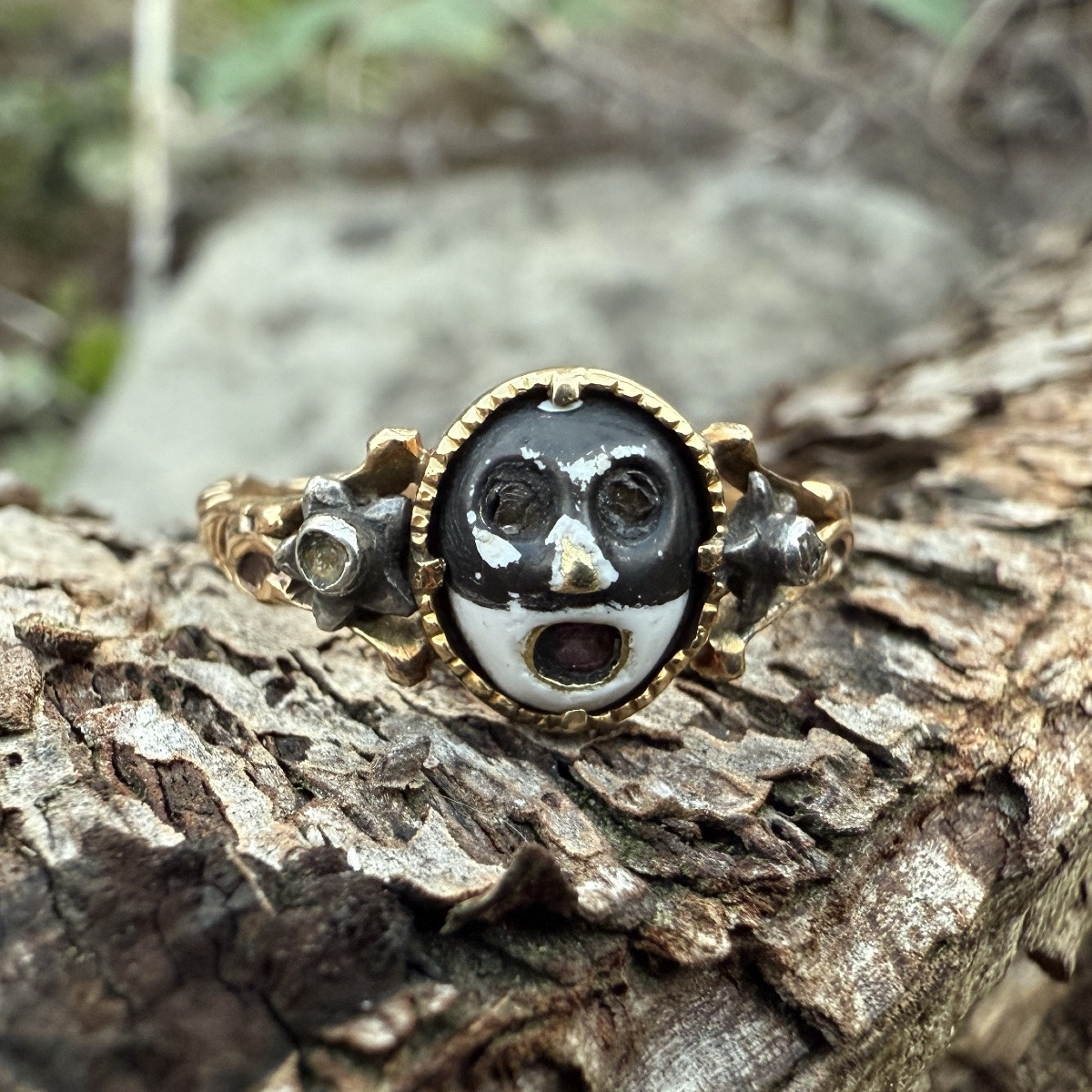 Masquerade Ring Concealing A Lover’s Inscription. Western Europe, Circa 1760.-photo-2