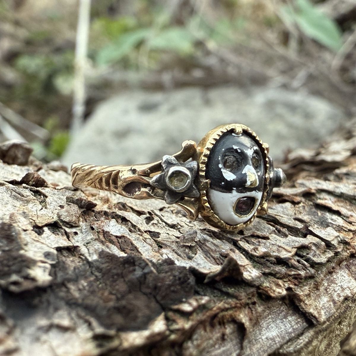 Masquerade Ring Concealing A Lover’s Inscription. Western Europe, Circa 1760.-photo-3