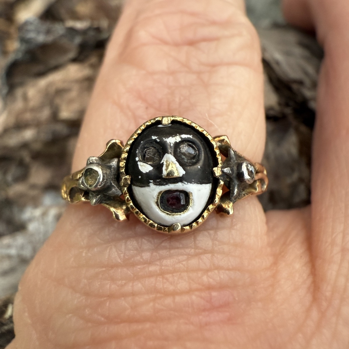 Masquerade Ring Concealing A Lover’s Inscription. Western Europe, Circa 1760.-photo-2