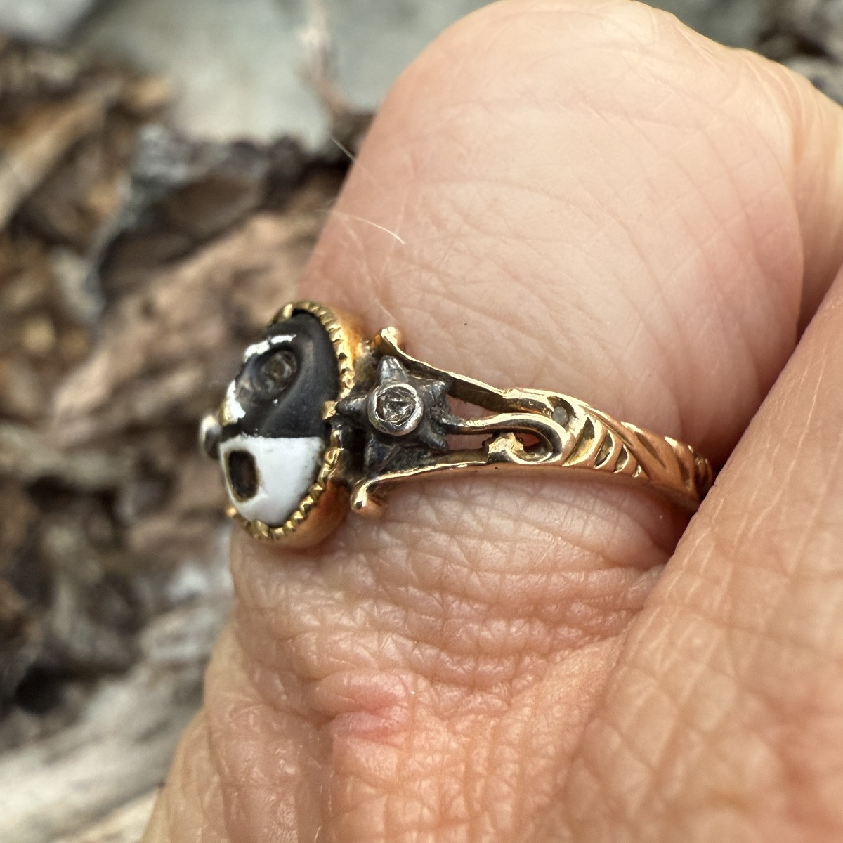 Masquerade Ring Concealing A Lover’s Inscription. Western Europe, Circa 1760.-photo-3