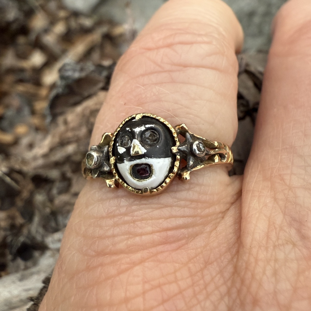 Masquerade Ring Concealing A Lover’s Inscription. Western Europe, Circa 1760.-photo-5