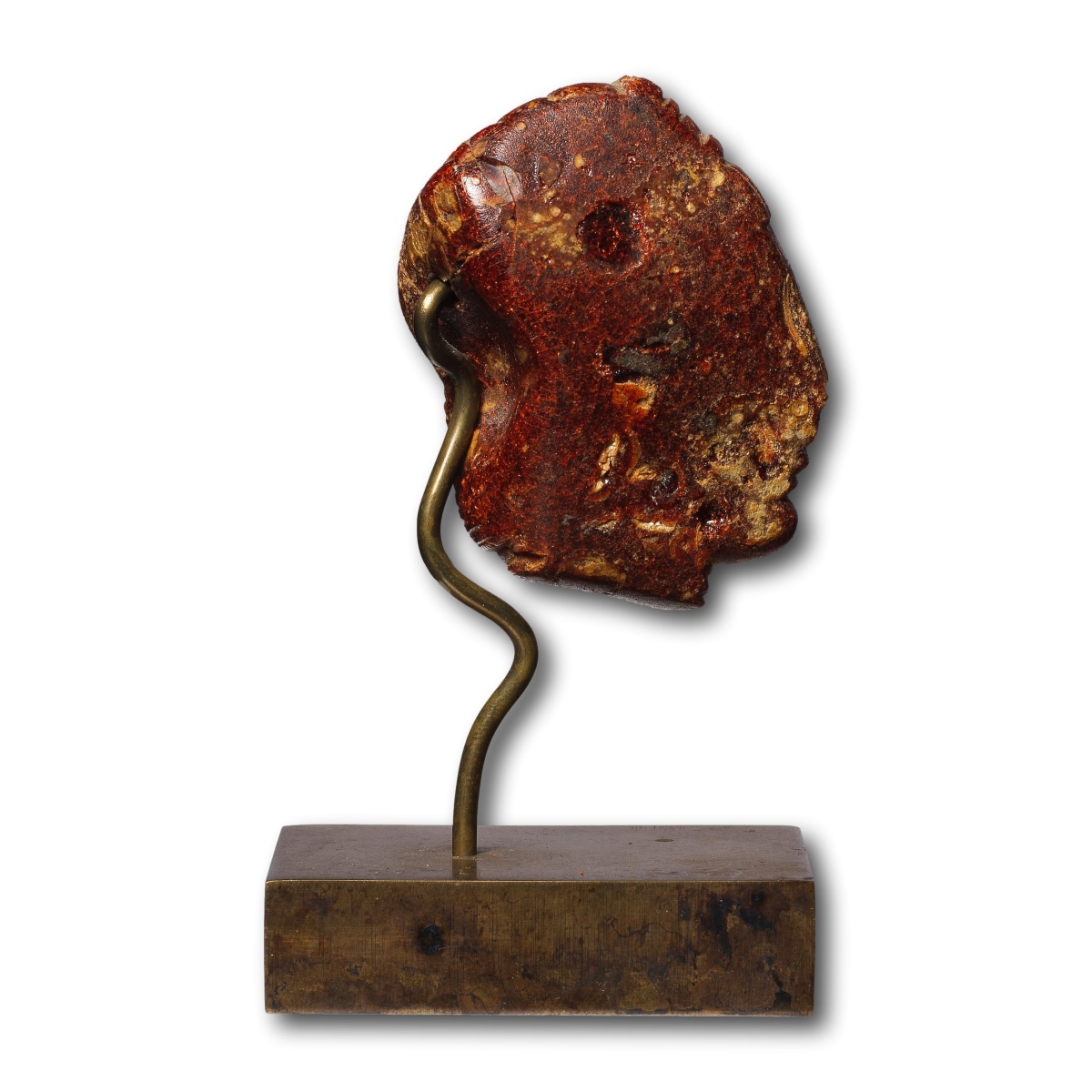 Pendentif tête en ambre étrusque. Étrurie, vers le Ve siècle av. J.-C.-photo-3