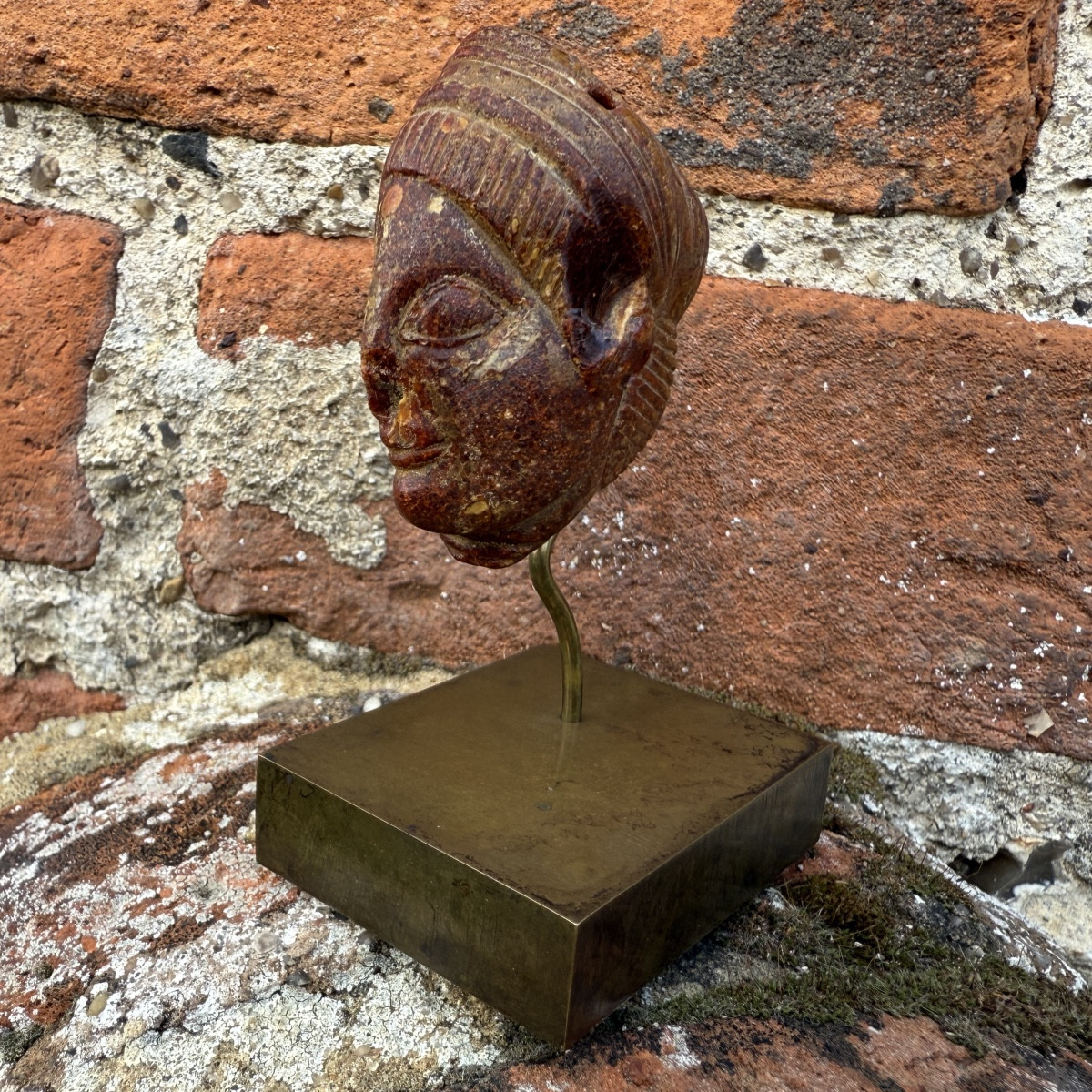 Pendentif tête en ambre étrusque. Étrurie, vers le Ve siècle av. J.-C.-photo-6