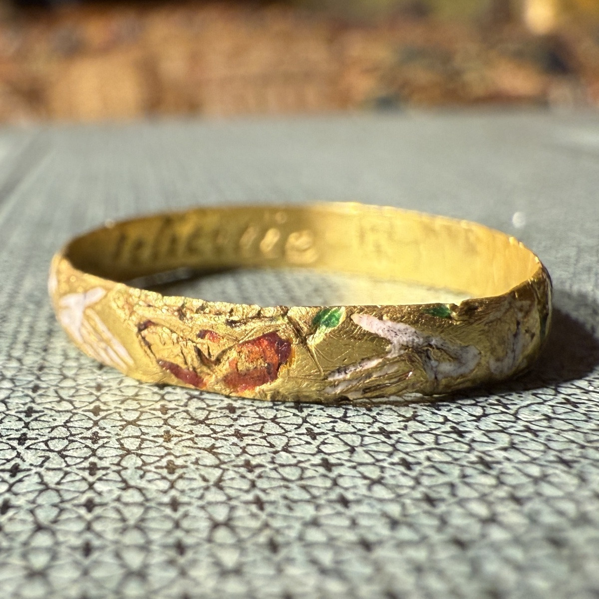 Enamelled Gold Posy Ring “thy Constancie, My Felicitie”. England, 17th Century.-photo-5