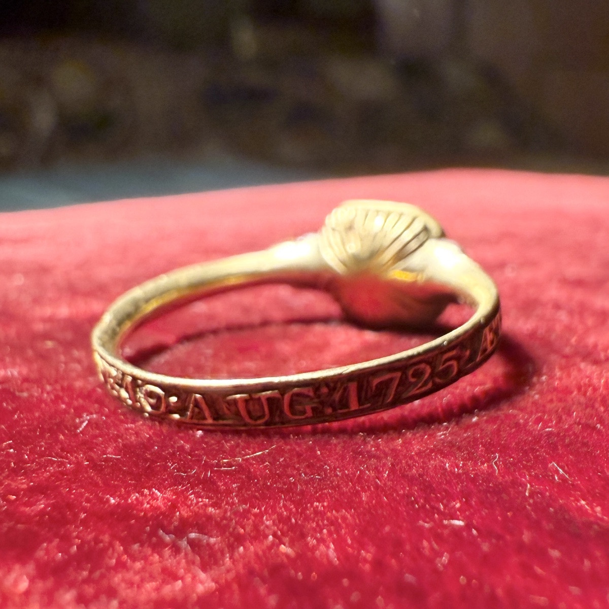 Early Eighteenth-century Gold Mourning Ring With Monogram And Vanitas Device.-photo-6
