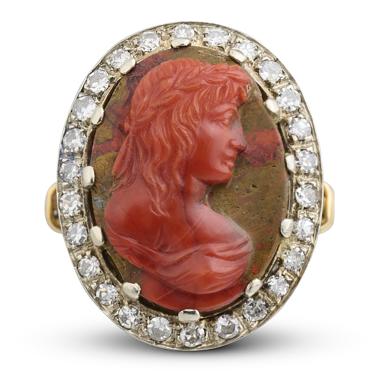 Bague camée en pierre dure représentant une muse classique. Italie, XVIIIe siècle.