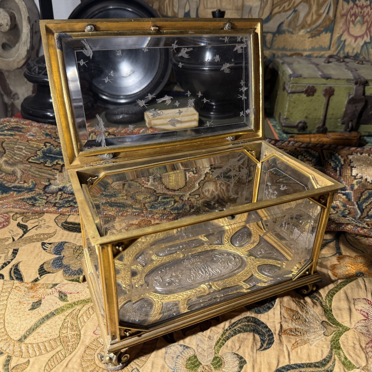 Coffret en cristal de roche attribué à Giovanni Battista Metellino (Milan, mort vers 1724). -photo-3