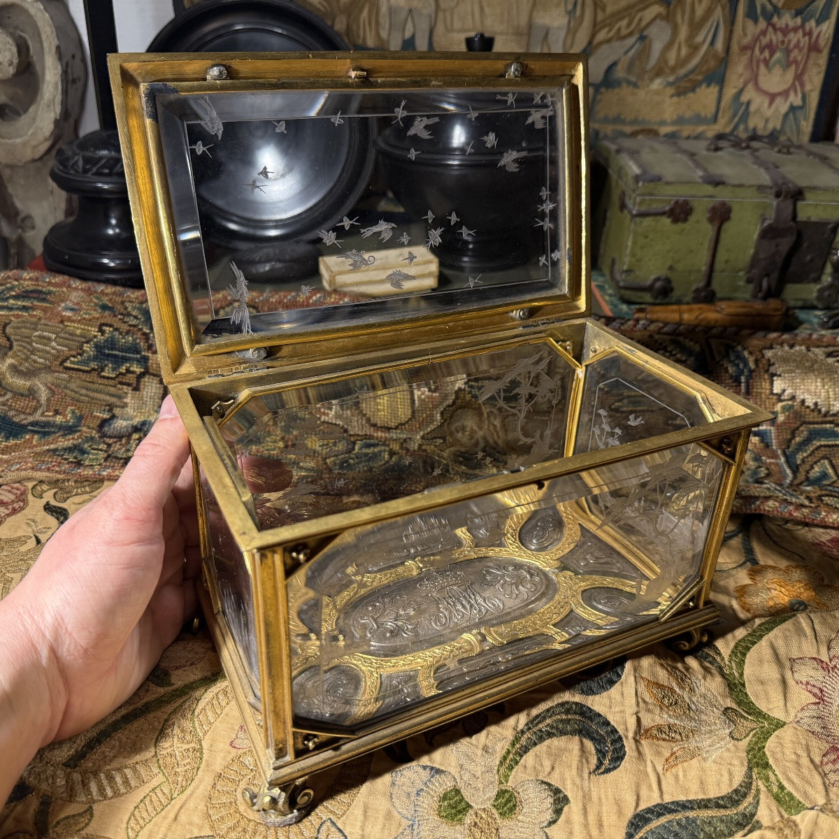 Coffret en cristal de roche attribué à Giovanni Battista Metellino (Milan, mort vers 1724). -photo-4