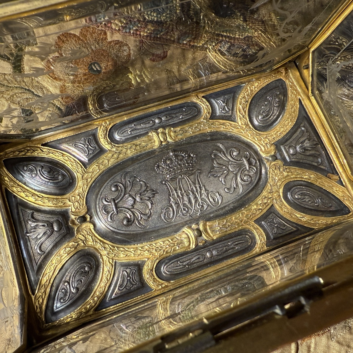 Coffret en cristal de roche attribué à Giovanni Battista Metellino (Milan, mort vers 1724). -photo-1