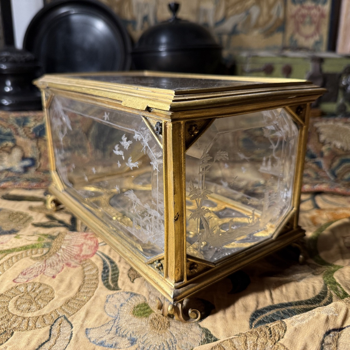 Coffret en cristal de roche attribué à Giovanni Battista Metellino (Milan, mort vers 1724). -photo-4