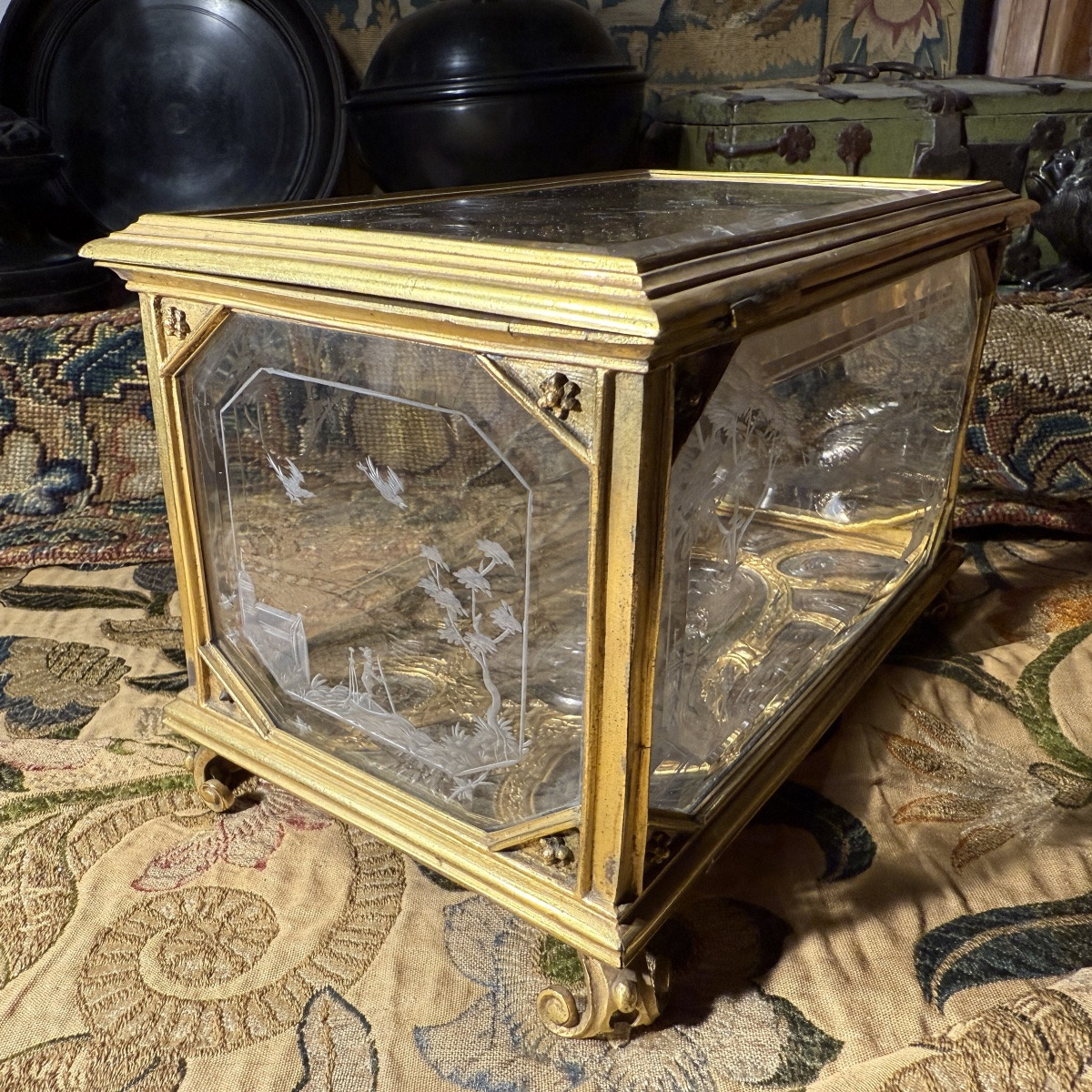 Coffret en cristal de roche attribué à Giovanni Battista Metellino (Milan, mort vers 1724). -photo-7