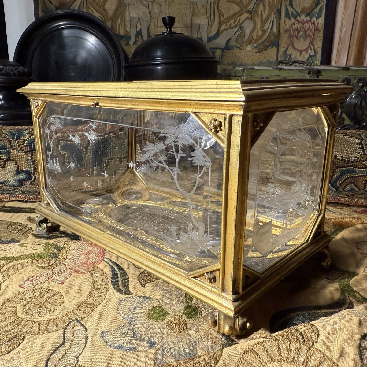 Coffret en cristal de roche attribué à Giovanni Battista Metellino (Milan, mort vers 1724). -photo-8