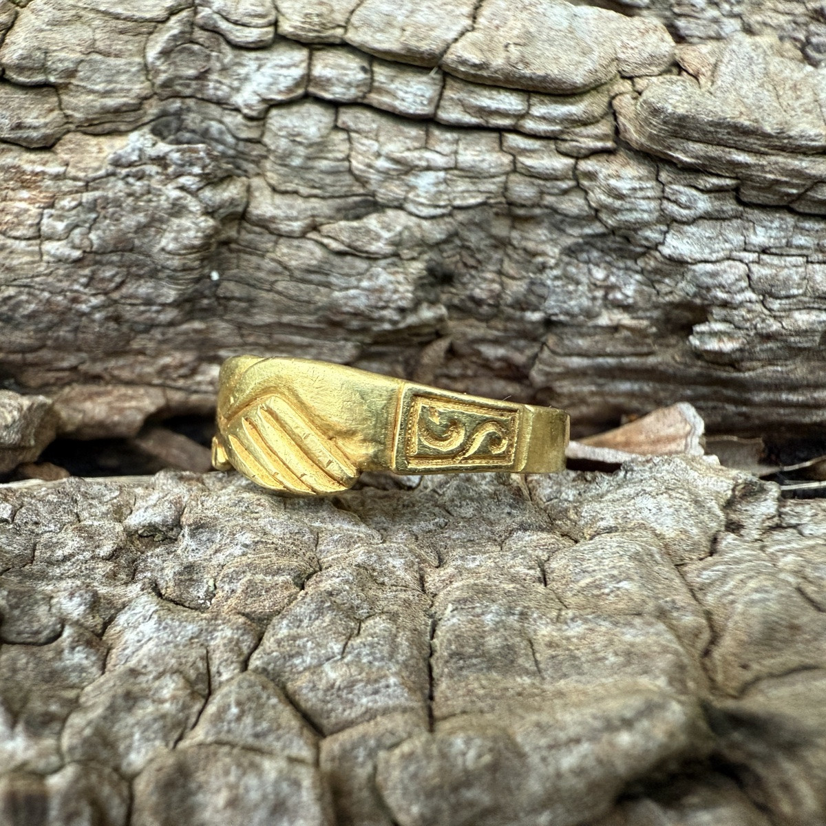 Bague Fede en or de haut carat. Angleterre ou Europe occidentale, XVIIe-XVIIIe siècle.-photo-4