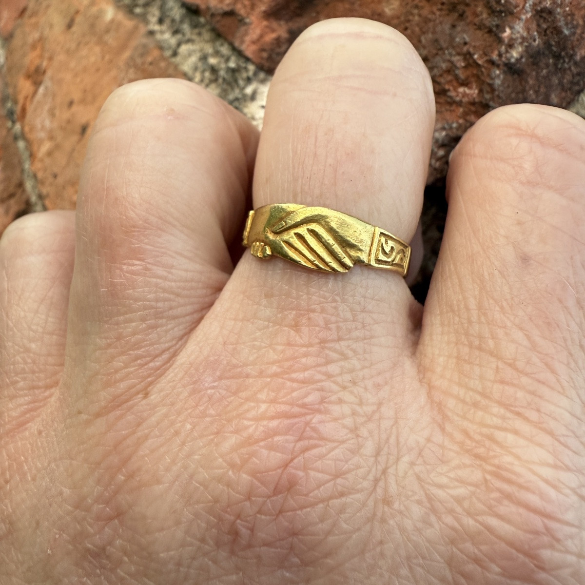 Bague Fede en or de haut carat. Angleterre ou Europe occidentale, XVIIe-XVIIIe siècle.-photo-8