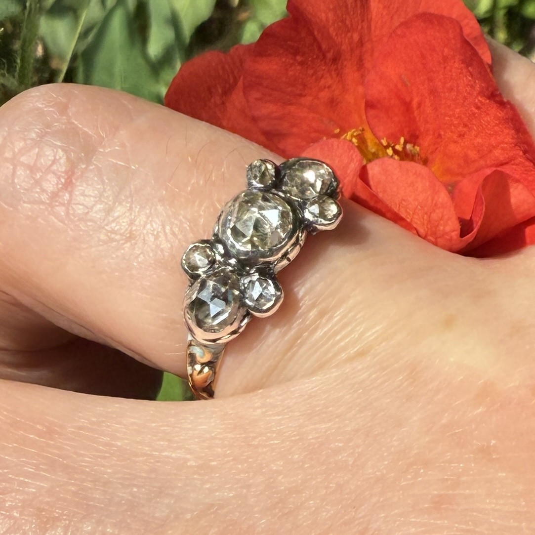 Bague en diamant taille rose et émail bleu. Angleterre, vers 1680-1700.-photo-3