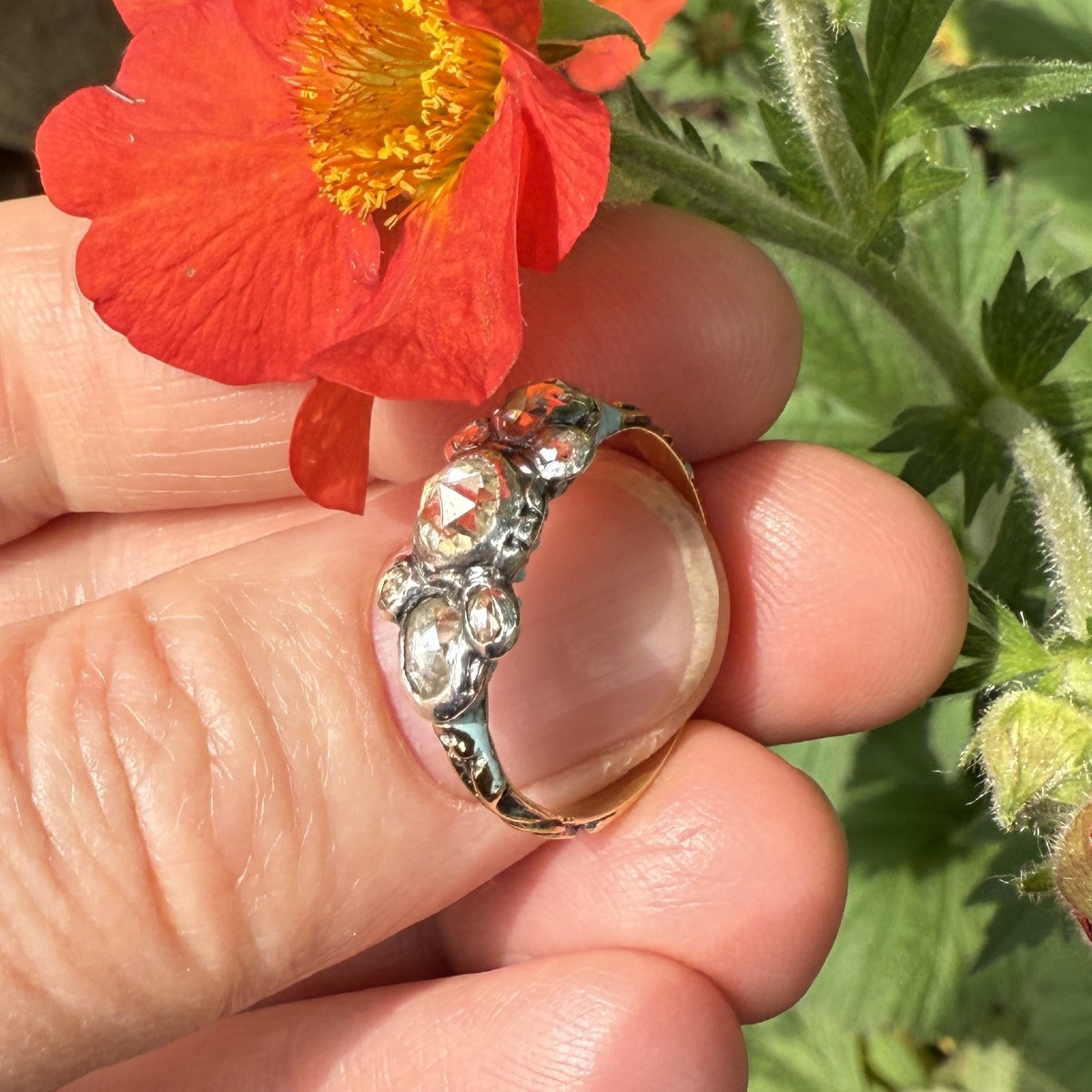 Bague en diamant taille rose et émail bleu. Angleterre, vers 1680-1700.-photo-7