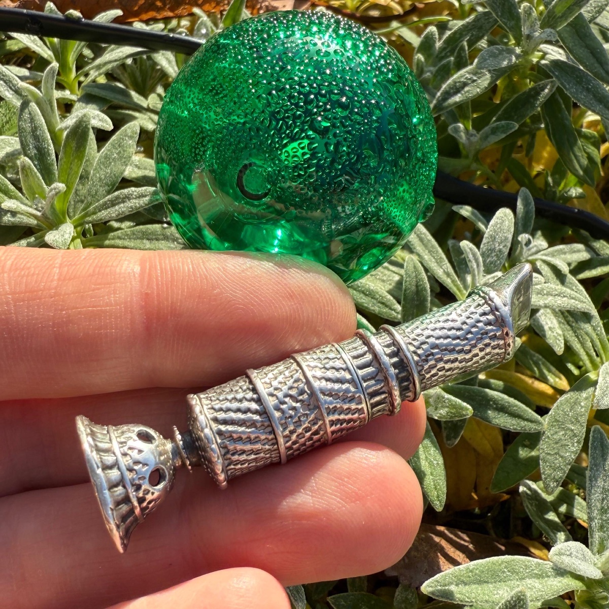 Sifflet-pomander combiné en argent guilloché. Augsbourg, début du XVIIIe siècle. -photo-2