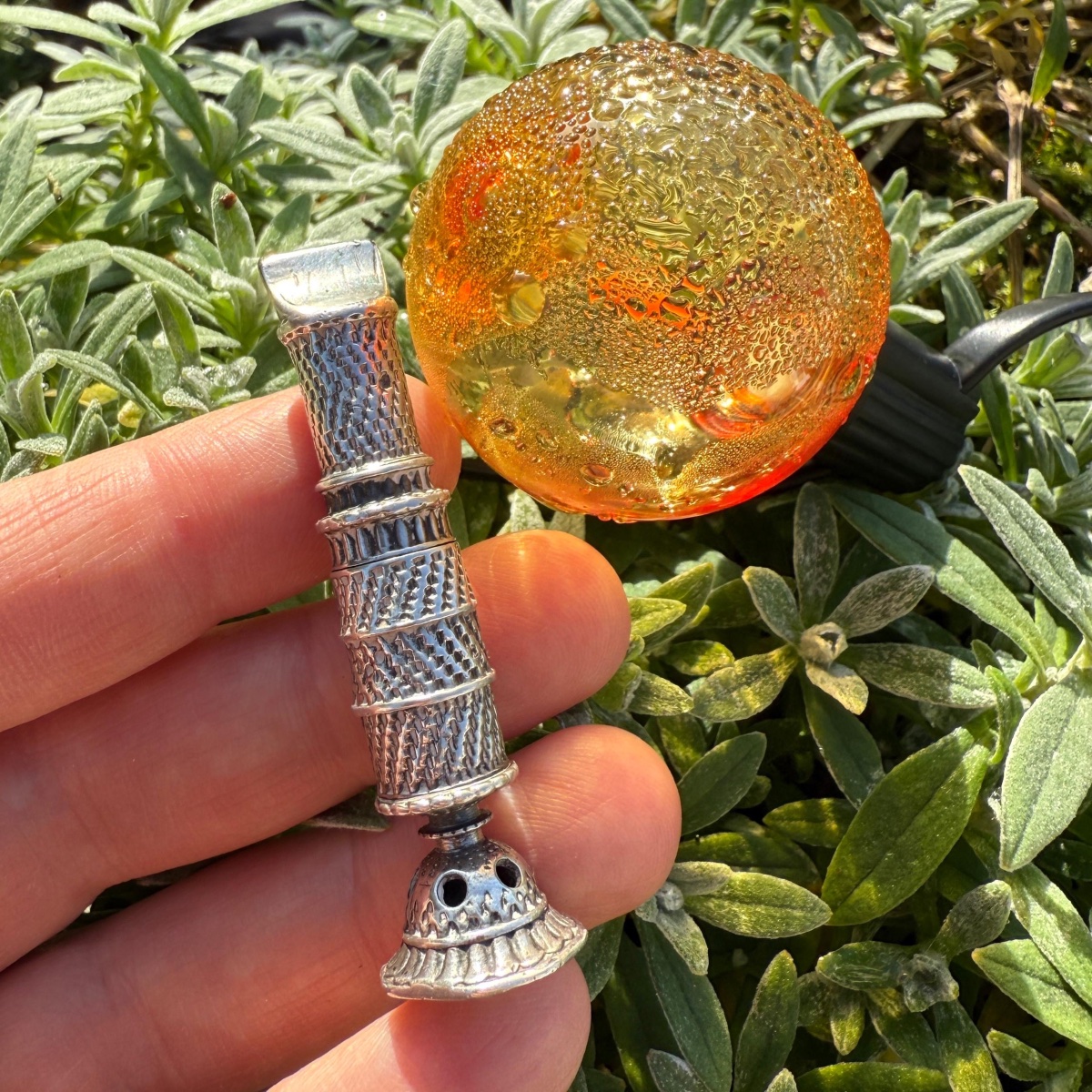 Sifflet-pomander combiné en argent guilloché. Augsbourg, début du XVIIIe siècle. -photo-1