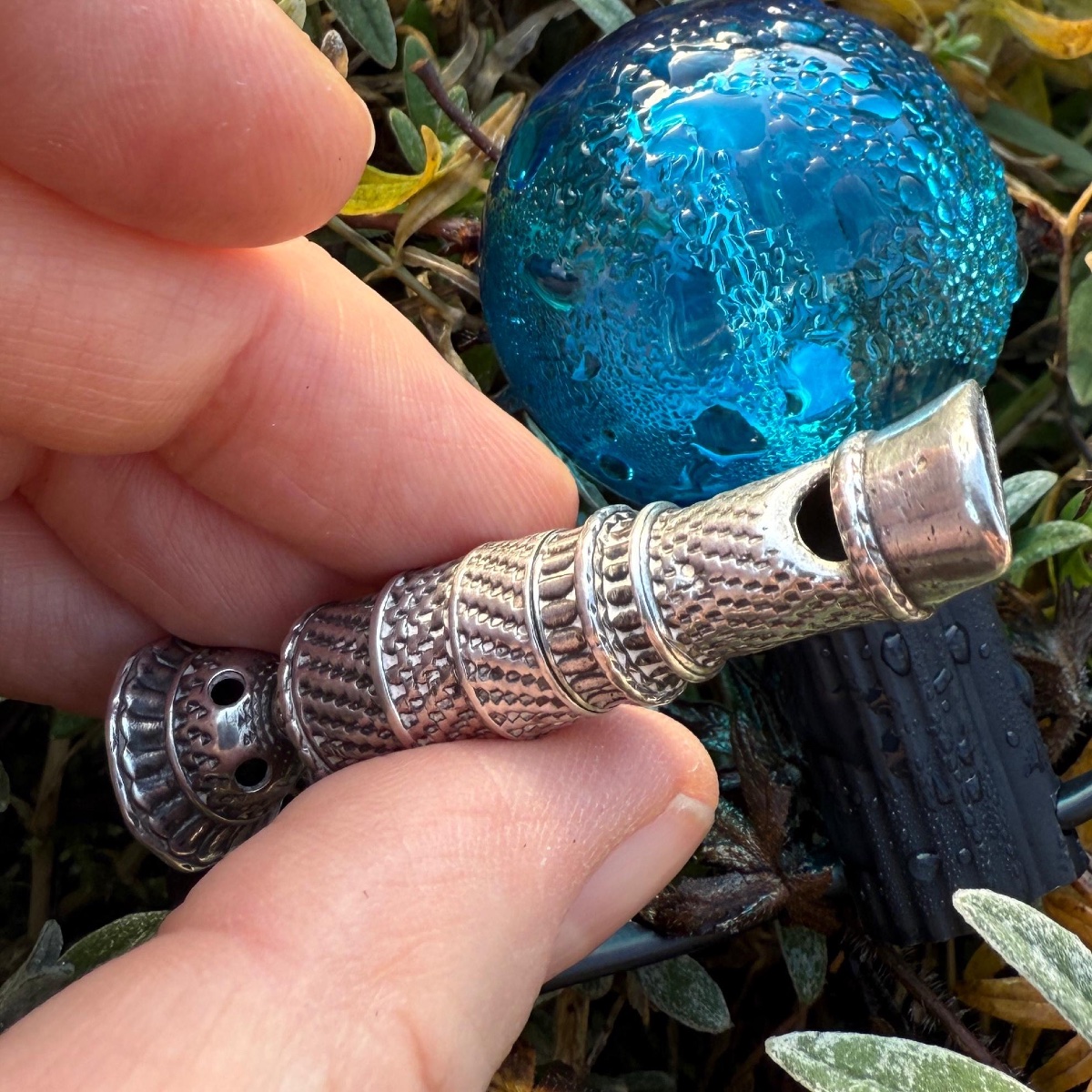 Sifflet-pomander combiné en argent guilloché. Augsbourg, début du XVIIIe siècle. -photo-5