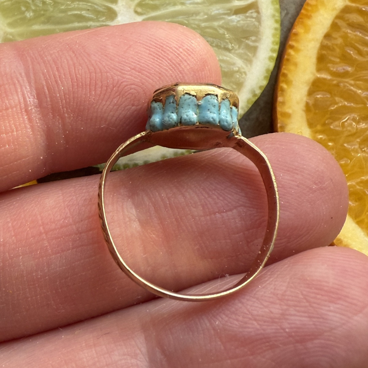Gold Ring With Enamelled Bezel And Table-cut Paste. England, Mid-17th Century.-photo-2