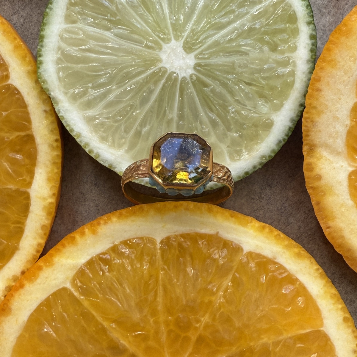 Gold Ring With Enamelled Bezel And Table-cut Paste. England, Mid-17th Century.-photo-4