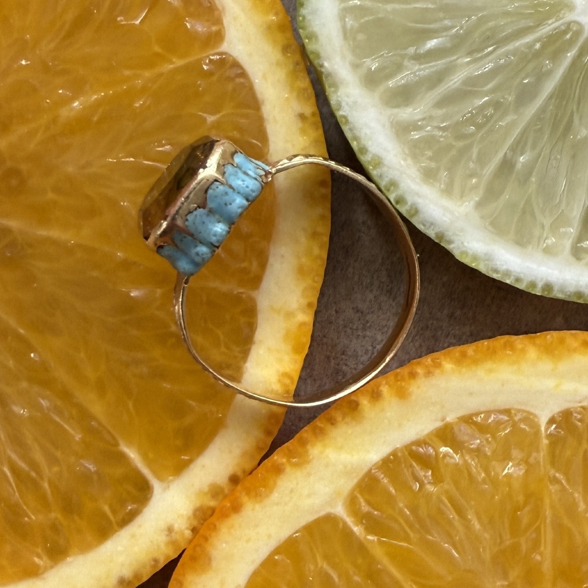 Gold Ring With Enamelled Bezel And Table-cut Paste. England, Mid-17th Century.-photo-5