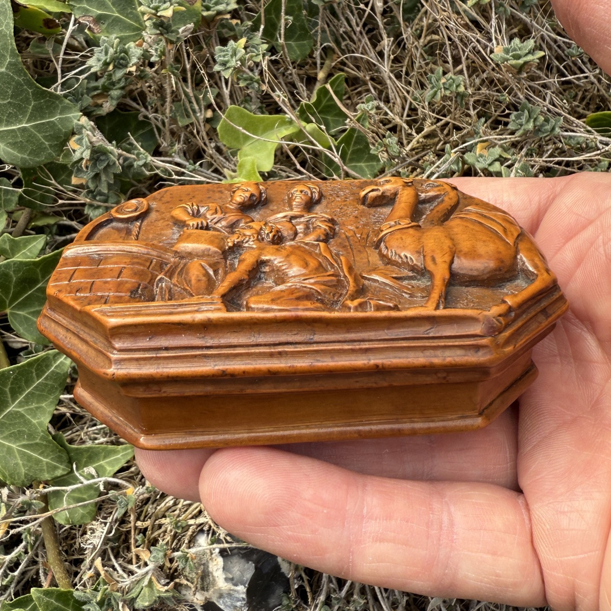 Boxwood Snuff Box With Biblical Scene (rebecca). Netherlandish, 17th Century.-photo-1