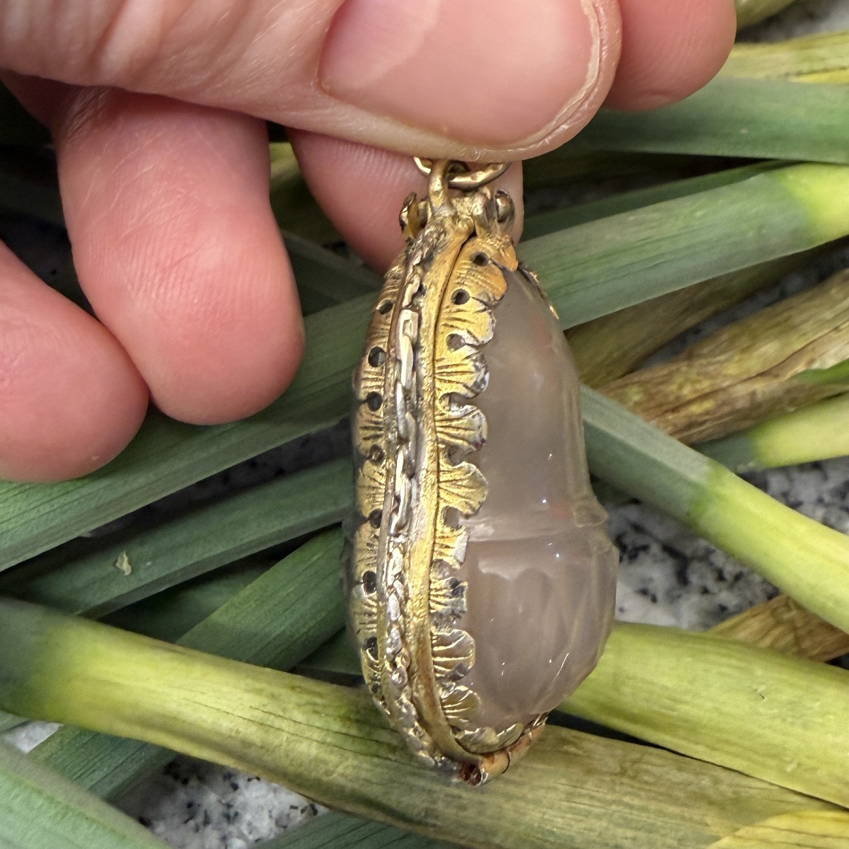 Pendentif œil de crabe en agate et argent doré. Allemagne, fin du XVIIe siècle.  -photo-6