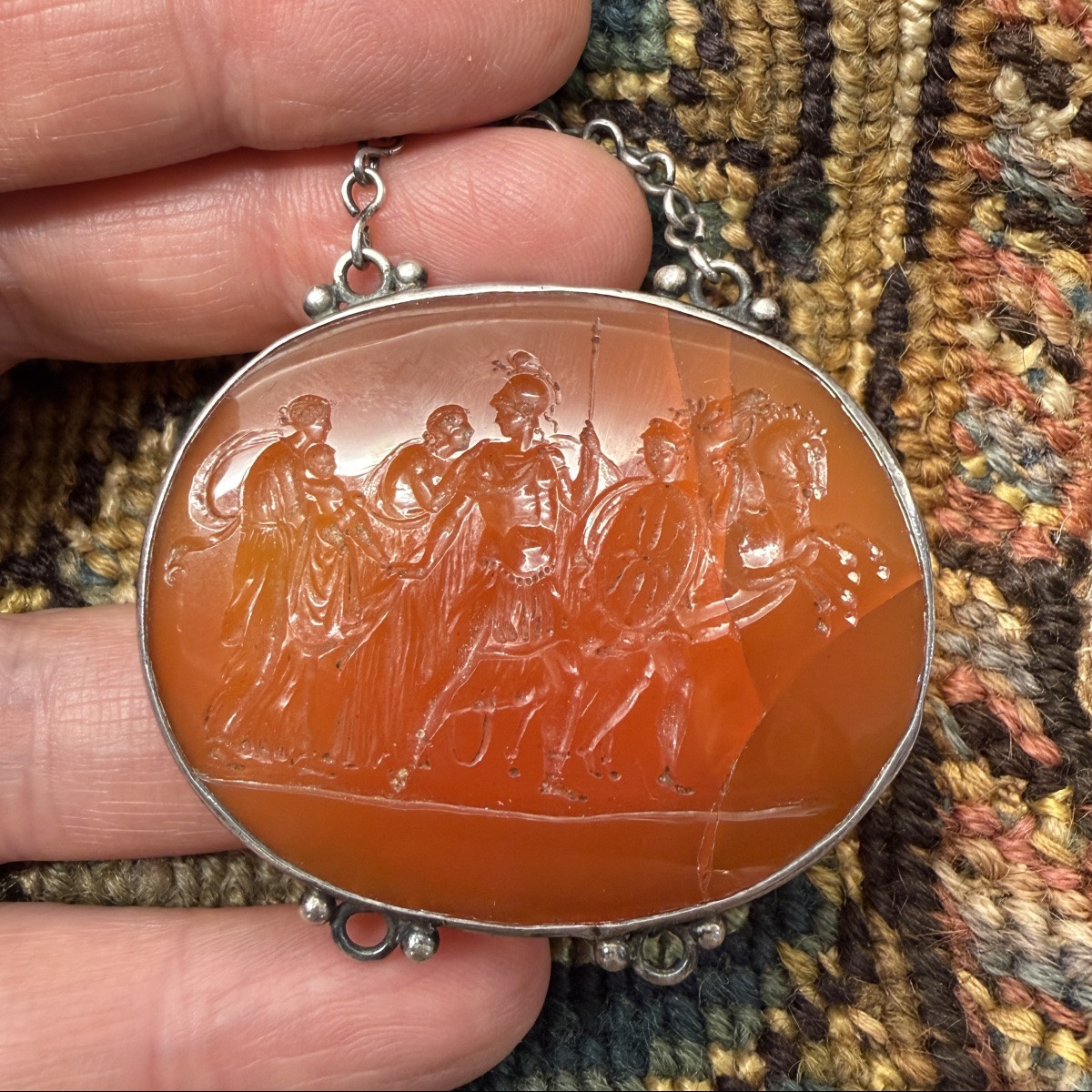 Le Départ d'Hector ; Intaille en cornaline montée sur argent. Italie, XVIIIe siècle. -photo-3