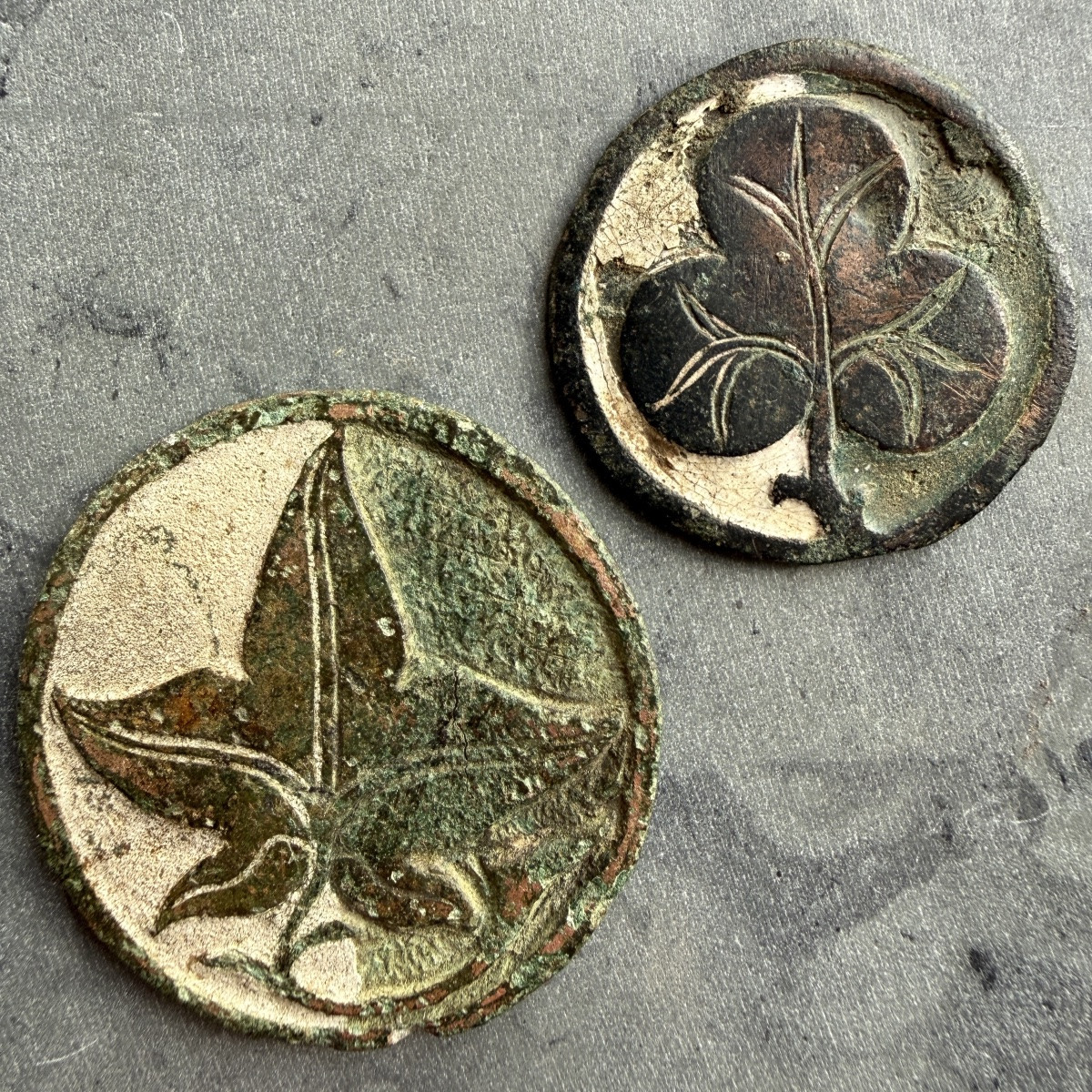 Two Champlevé Enamelled Bronze Roundels. English, 13th/14th Century.-photo-2