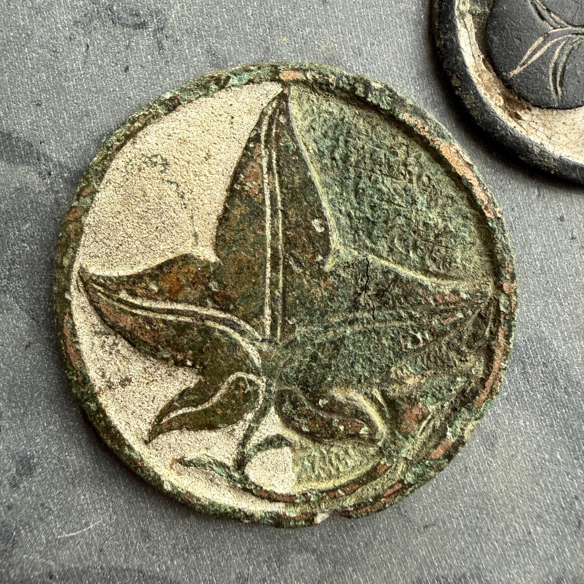 Two Champlevé Enamelled Bronze Roundels. English, 13th/14th Century.-photo-3
