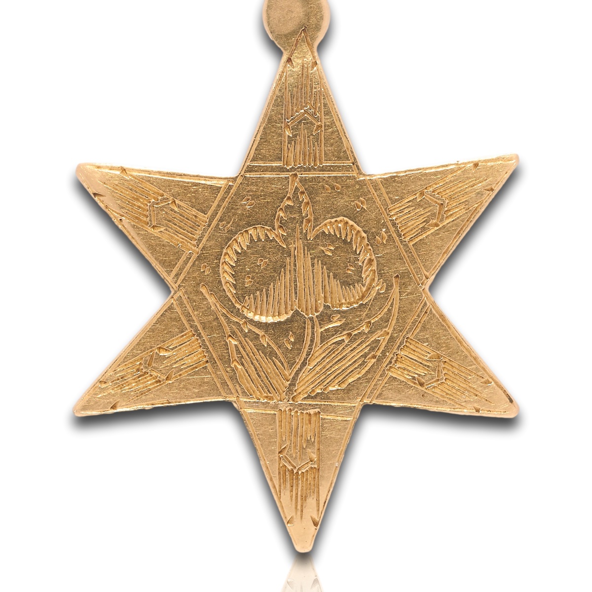 Gold Star Pendant Engraved With Foliate Ornament. Dutch, Late 17th Century.-photo-3