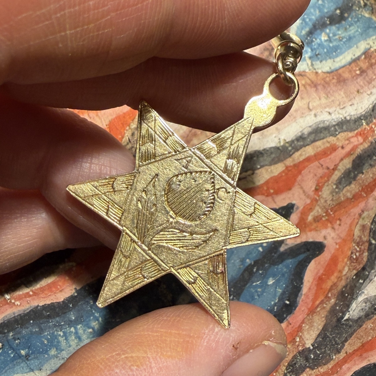 Gold Star Pendant Engraved With Foliate Ornament. Dutch, Late 17th Century.-photo-2