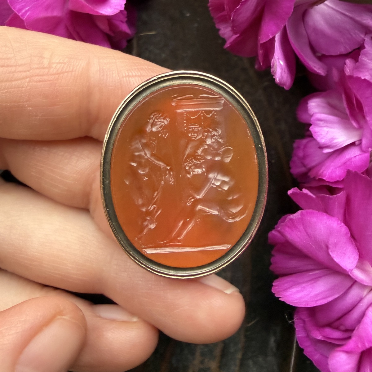 Sceau orné d'une intaille représentant Achille pleurant Patrocle. Angleterre, XVIIIe siècle.  -photo-2