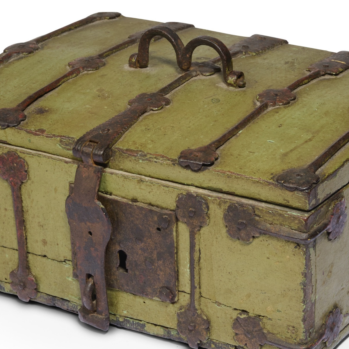 Coffret gothique en bois à ferrures. France, XVe siècle.  -photo-2