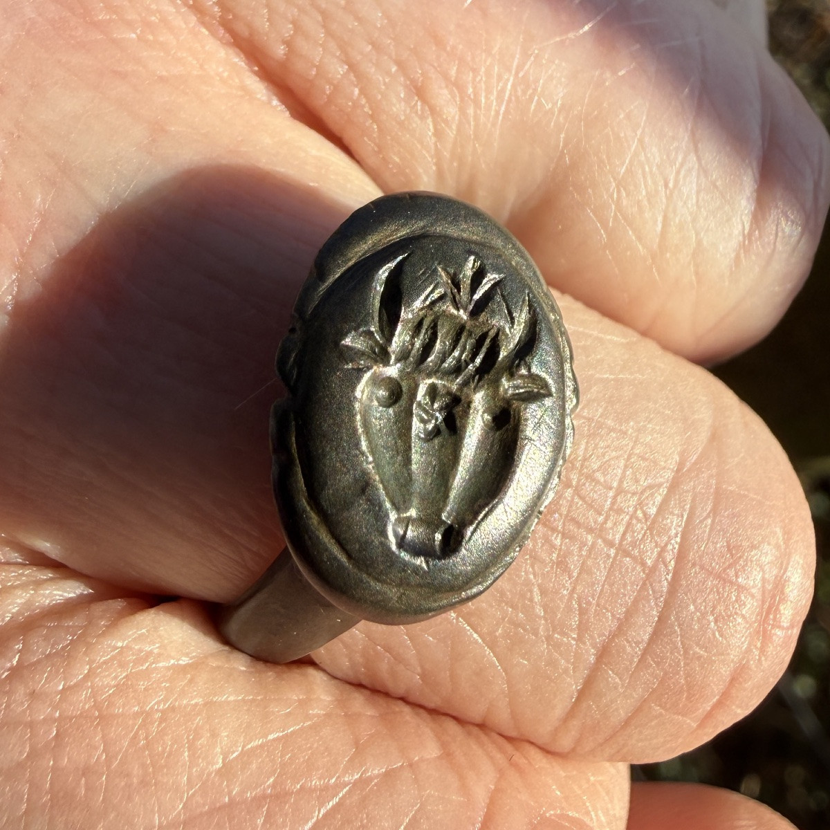 Ancient Silver Ring With An Intaglio Bucranium Motif. Roman, 4th–5th Century Ad.-photo-4