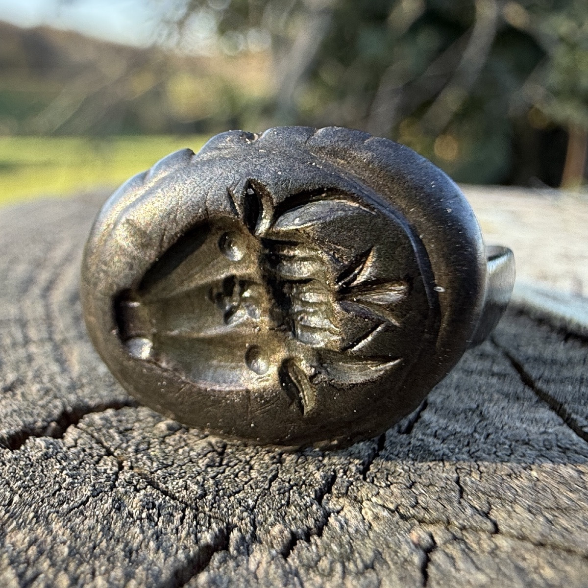 Ancient Silver Ring With An Intaglio Bucranium Motif. Roman, 4th–5th Century Ad.-photo-3
