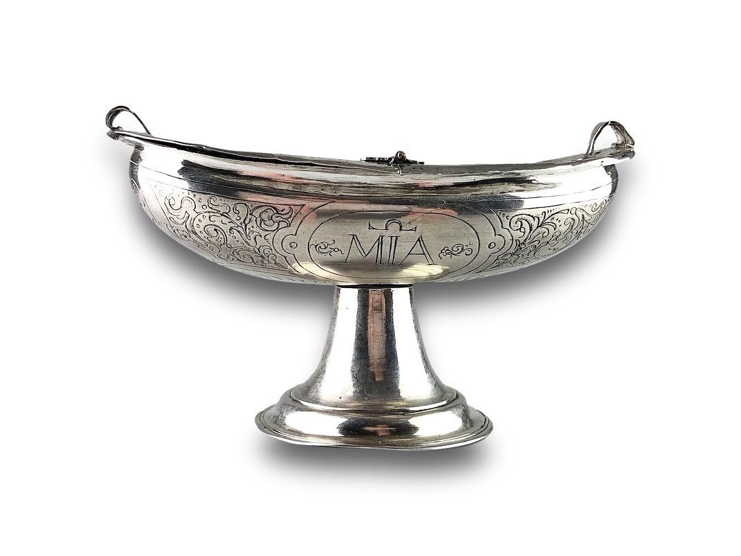 Porte-encens En Argent Gravé. Italienne, Seconde Moitié Du XVIIe Siècle.